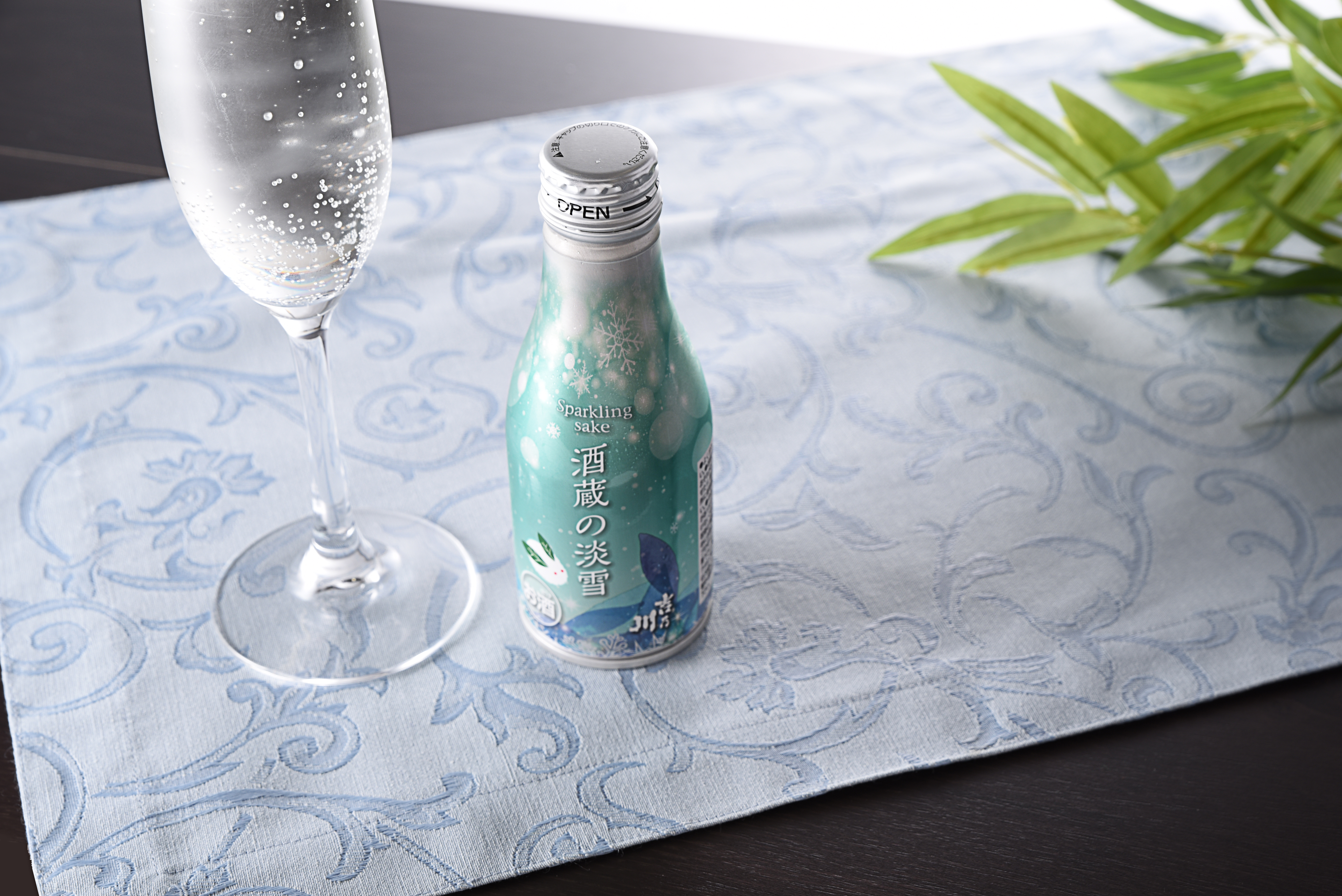 ファミマで乾杯 新スタイルの日本酒 7月21日 火 より 創業472年の老舗蔵元 吉乃川 とコラボレーションした Sake Tonic 酒蔵の淡雪 スパークリング 発売 ファミマで 日本酒デビュー してみませんか ニュースリリース ファミリーマート