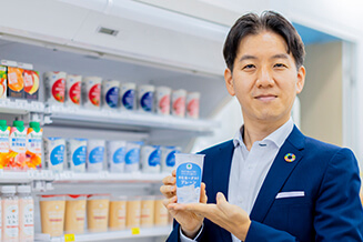 生活デイリー部 チルド飲料・冷凍食品・アイスグループ 筬部 英司さん