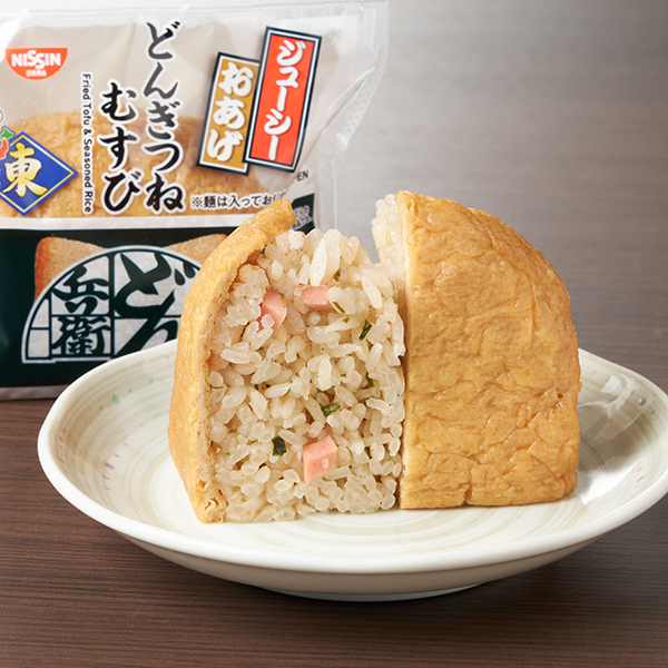 【ファミリーマート】【ファミマ45周年記念！「ファミマとコラボ祭」】日清のどん兵衛 どんぎつねむすび（東）