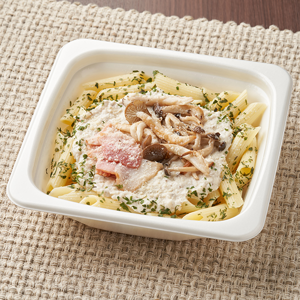 和パスタ　ベーコンときのこ