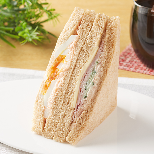 全粒粉サンド　明太子ポテトサラダツナハムきゅうり