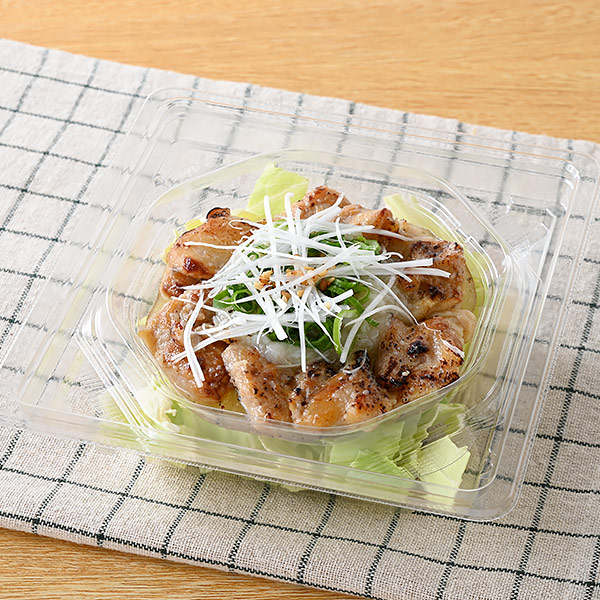 ねぎ塩だれで食べる　炙りチキンのサラダ