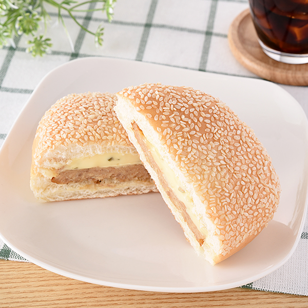 タルタルソースとフライドチキンのパン 商品情報 ファミリーマート