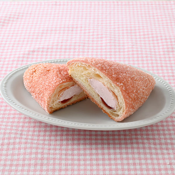 トリプルいちごのホイップデニッシュ
