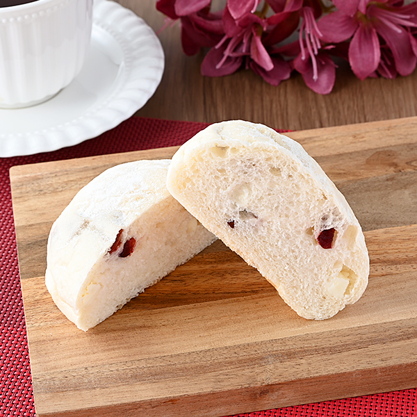 ホワイトチョコ クランベリーパン 商品情報 ファミリーマート