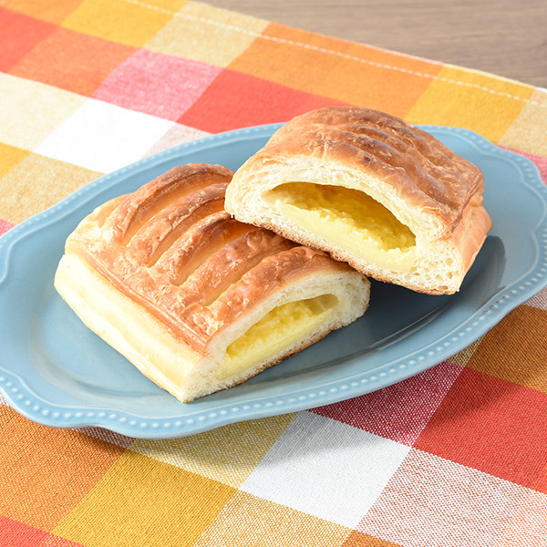 たっぷりクリームデニッシュ（北海道産牛乳入りクリーム使用）