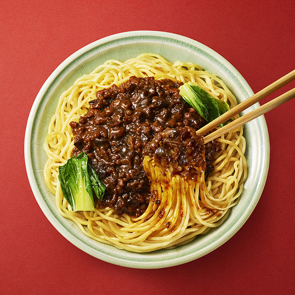 甜麺醤のコクと甘みジャージャー麺