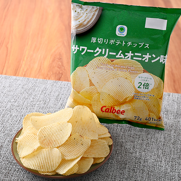 厚切りポテトチップスサワークリームオニオン味