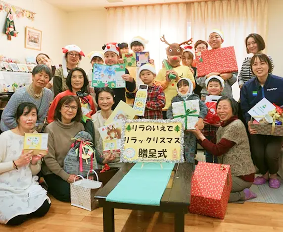 みんれもサンタ活動の様子：みんレモサンタ活動に参加したみんなの集合写真