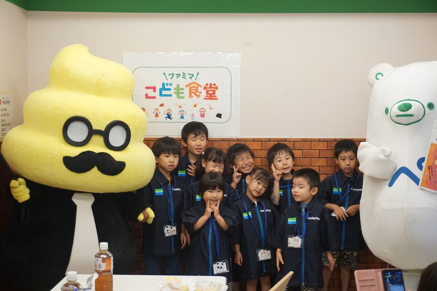 みんなで笑顔の記念撮影