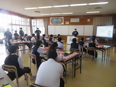 わかめ販売指導授業の様子