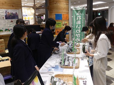 わかめ販売会の様子