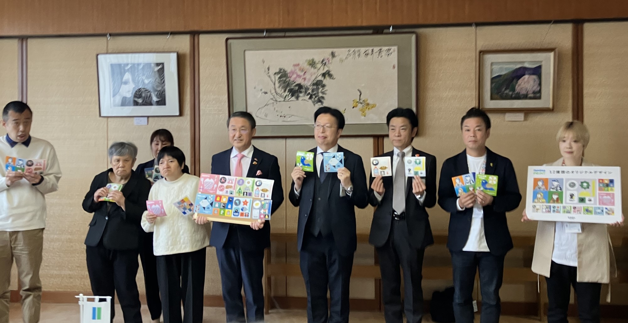 鳥取県知事と参加者の集合写真