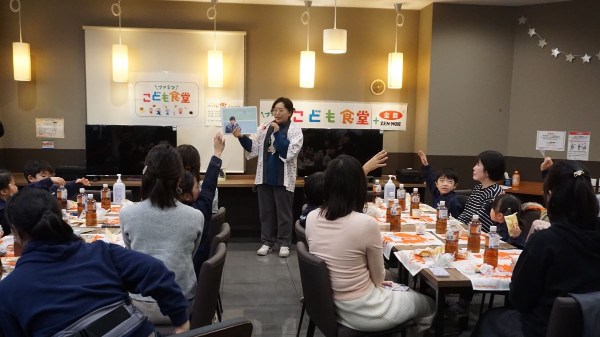 酪農クイズの様子