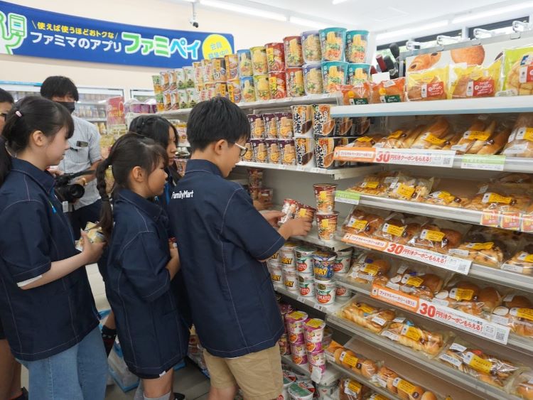 商品陳列体験の様子