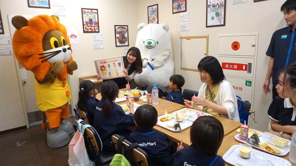 マミーのキャラクターについて説明する様子