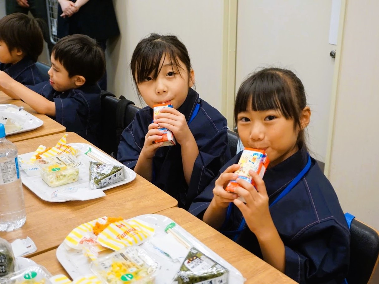 みんなでお食事