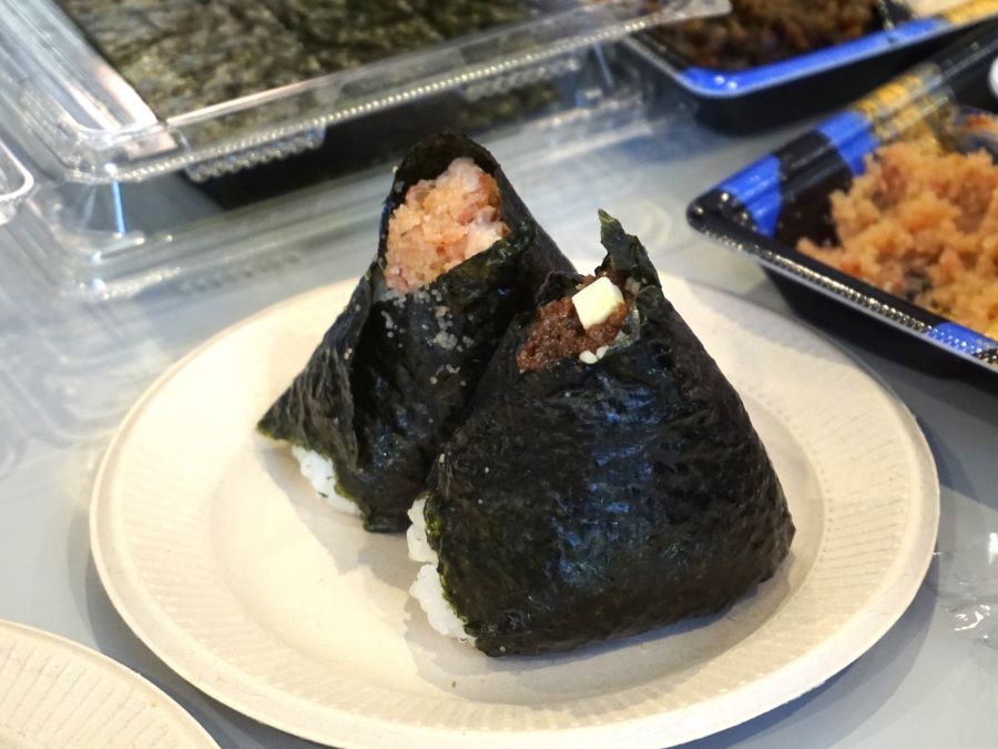    おむすびとってもきれいにできました　