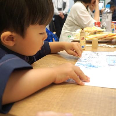 【開催報告】「ファミマこども食堂」で森永乳業とスペシャルコラボ！～60周年を迎えた森永マミーで楽しく学び、キャラクターも考案？！～