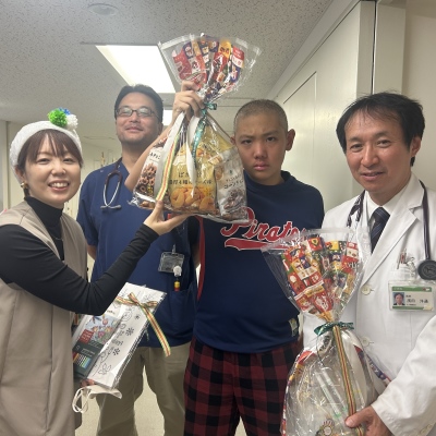 地域の温かい居場所づくりと、こどもたちの冬の思い出を応援「ファミリーマート＆むすびえ こども食堂」企画全国1,000箇所のこども食堂へ食品をお届け。～特別企画として「BE:FIRSTコラボケーキ」の寄贈も実施～