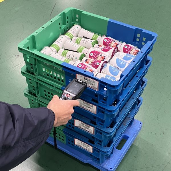 木材由来のセルロースナノファイバーを使用した配送用トレイの実証実験を開始～環境対応と物流課題の改善に向けて～