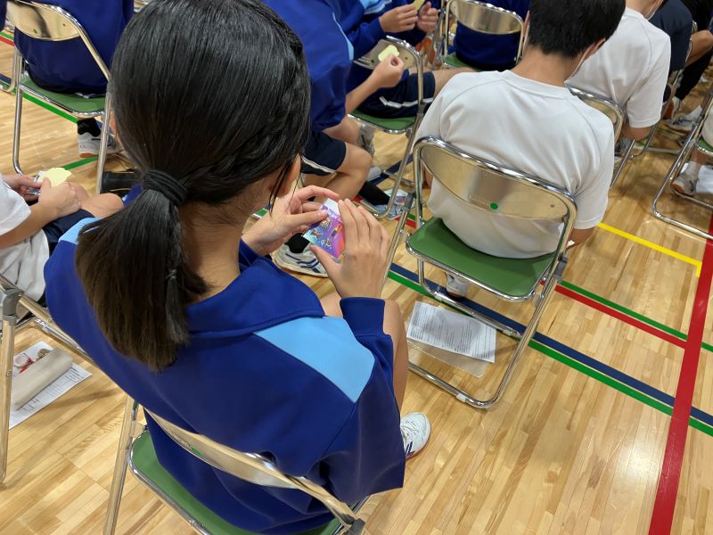 授業で配付した「ぷっくりシール」