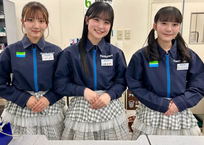 KT48メンバーがファミリーマート佐世保勝海町店で「1日店長」の様子