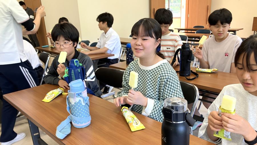 土佐山学舎の生徒たちの写真